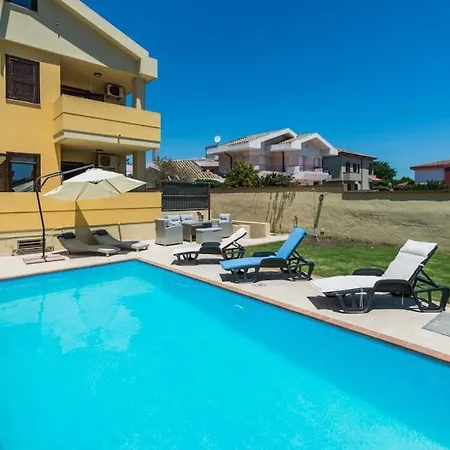 Vacanze Con Piscina Privata וילה Su Forti